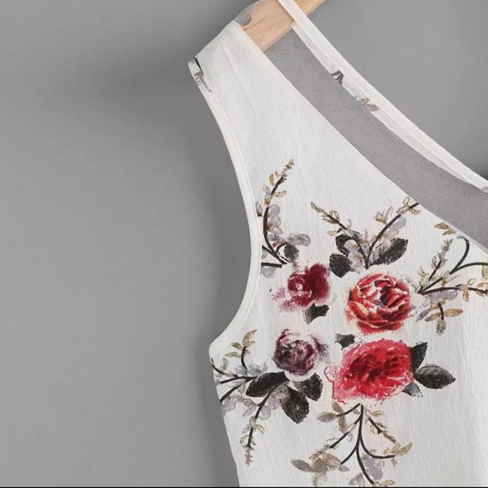 SALE!! Chiffon casual sleeveless floral top - Picture 3 of 8